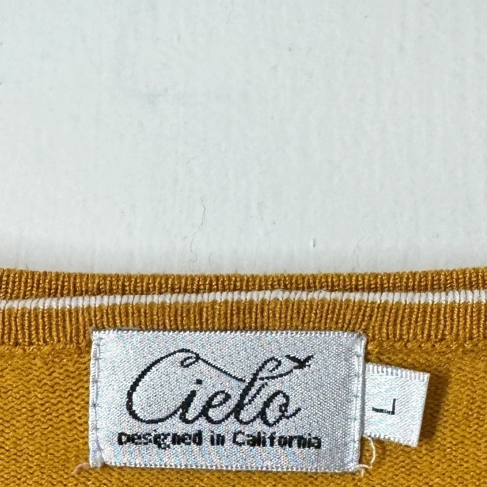 Cielo Mustard Yellow Button Front Long Sleeve Cardigan Sweater Size Large